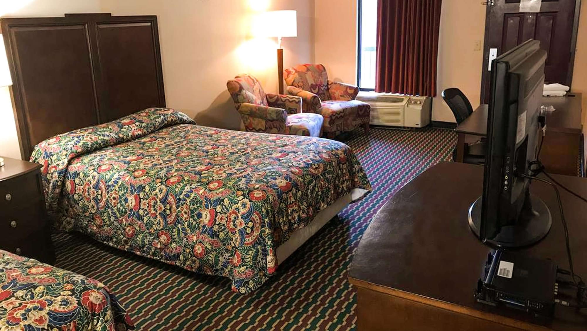 STANDARD, 2 DOUBLE BEDS