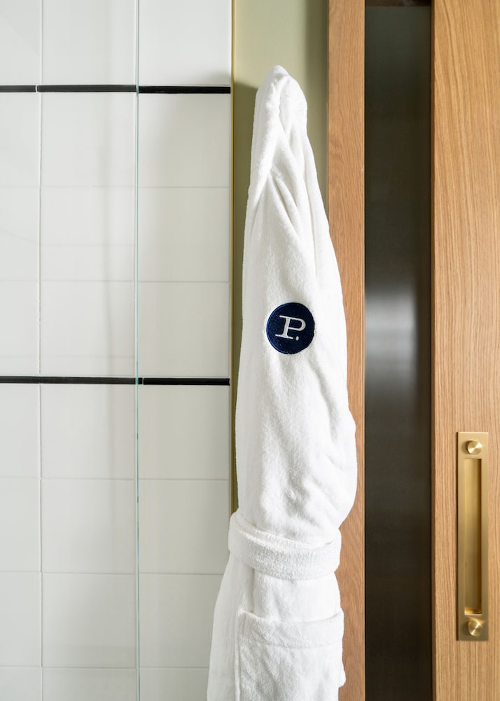 Palihouse Hyde Park Village 24/50