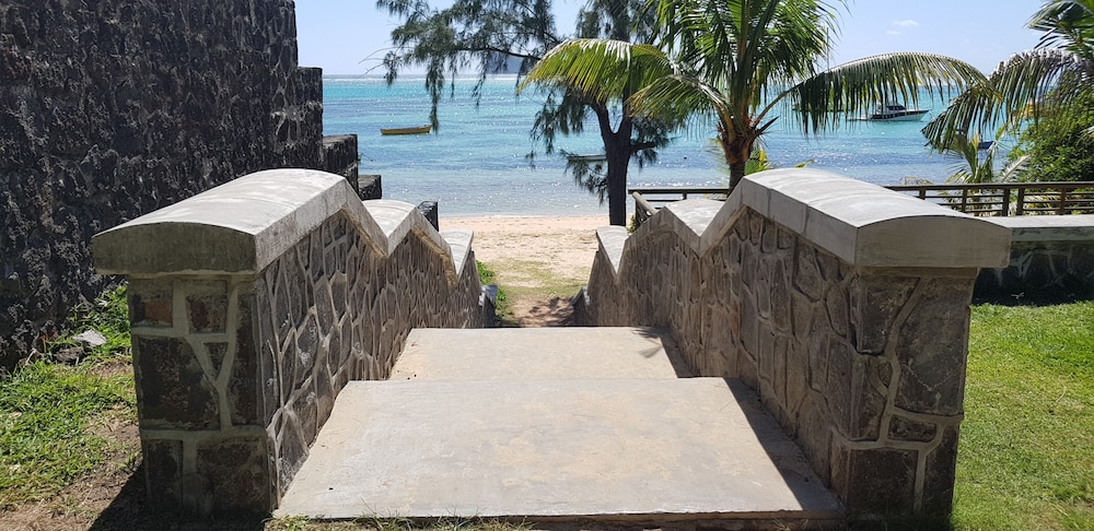 Allamanda Studios And Apartments 30/44