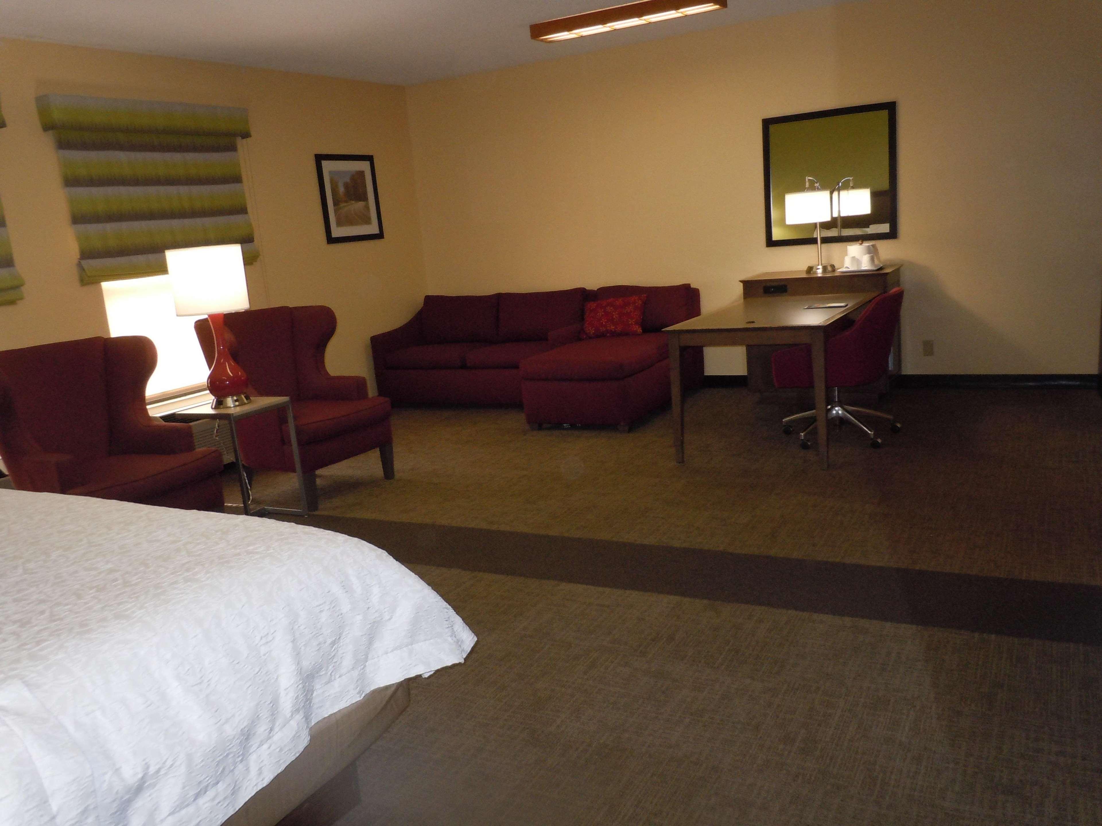 Hospitality, Suite, King Bed, Kitchenette