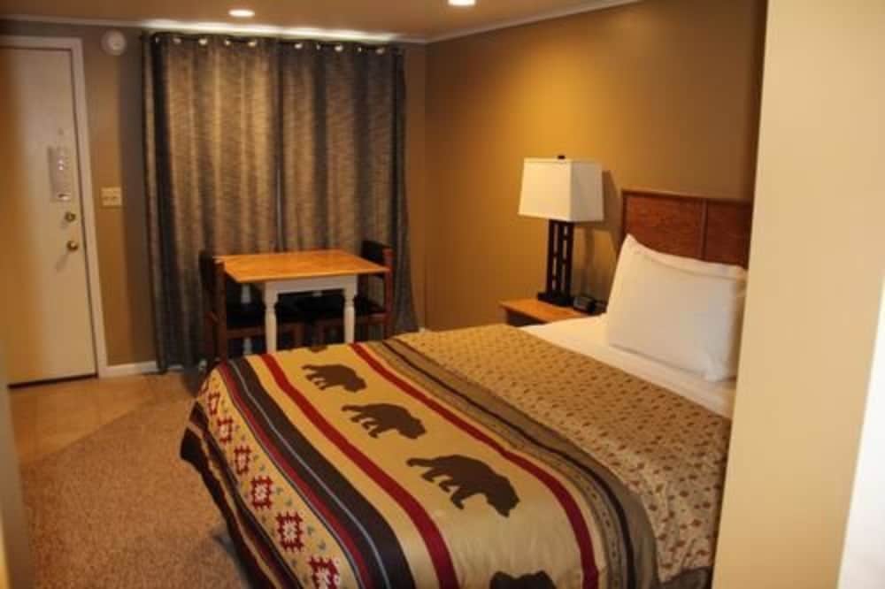 Lakeshor Motor Inn 8/42