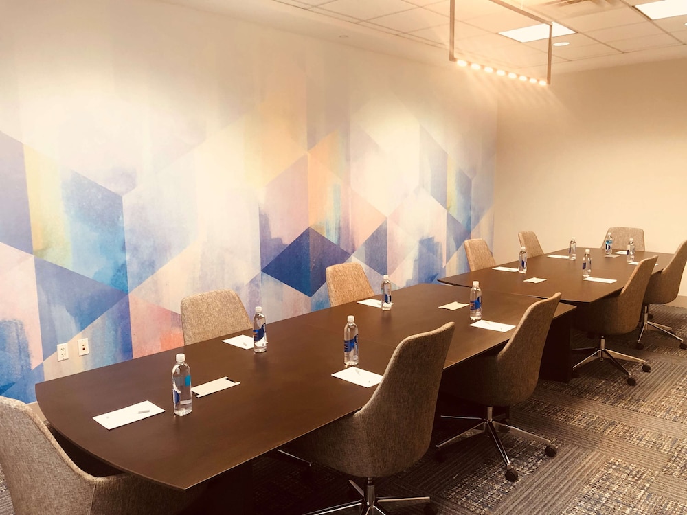 Hilton Garden Inn Miami Airport West 60/64