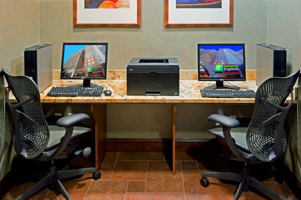 Holiday Inn Express New York City Times Square 49/55