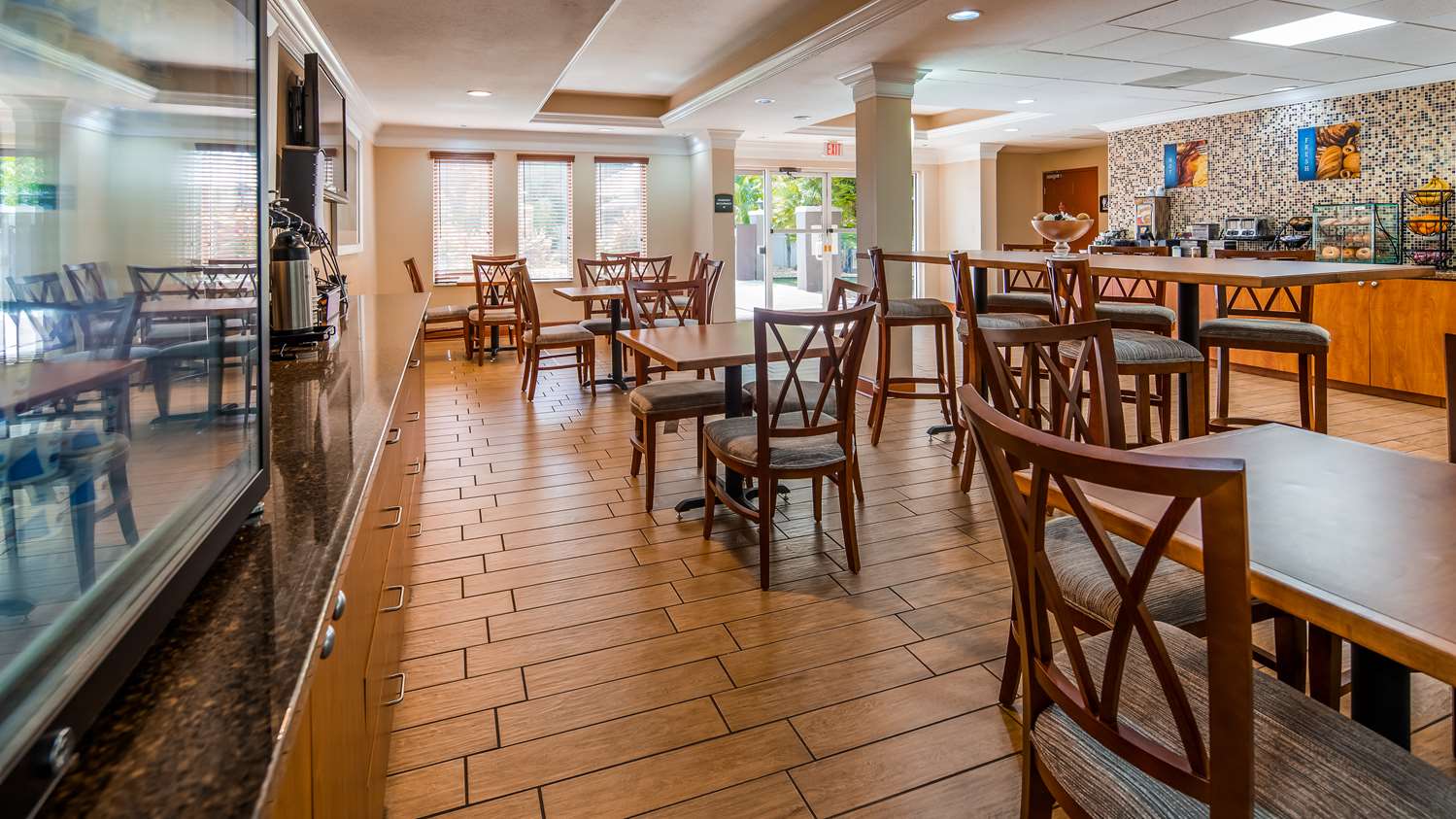 Comfort Inn & Suites Bradenton North I-75 2/5