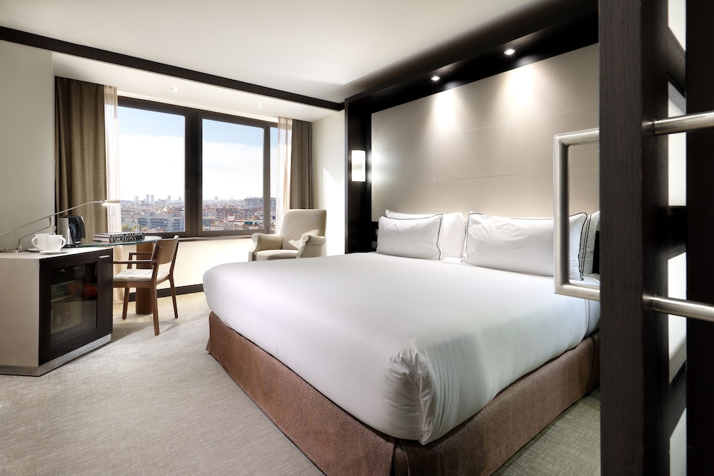 Premium, City View