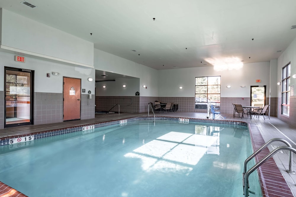 Wingate by Wyndham Vienna Parkersburg 28/48