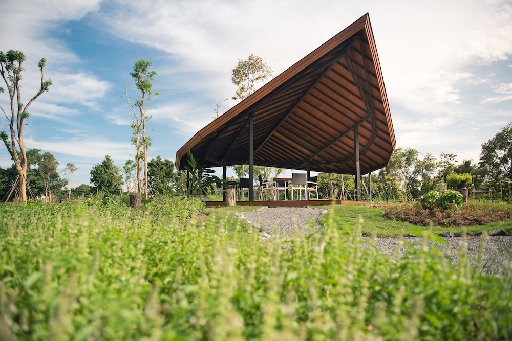 North Hill City Resort 60/68