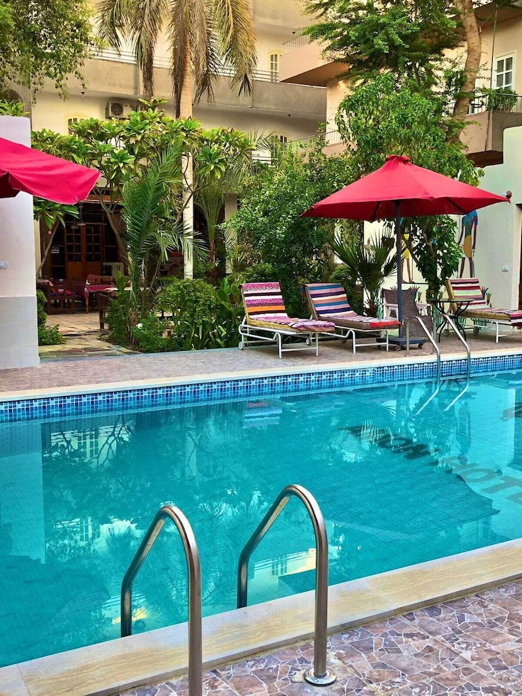 Amon Hotel 26/50