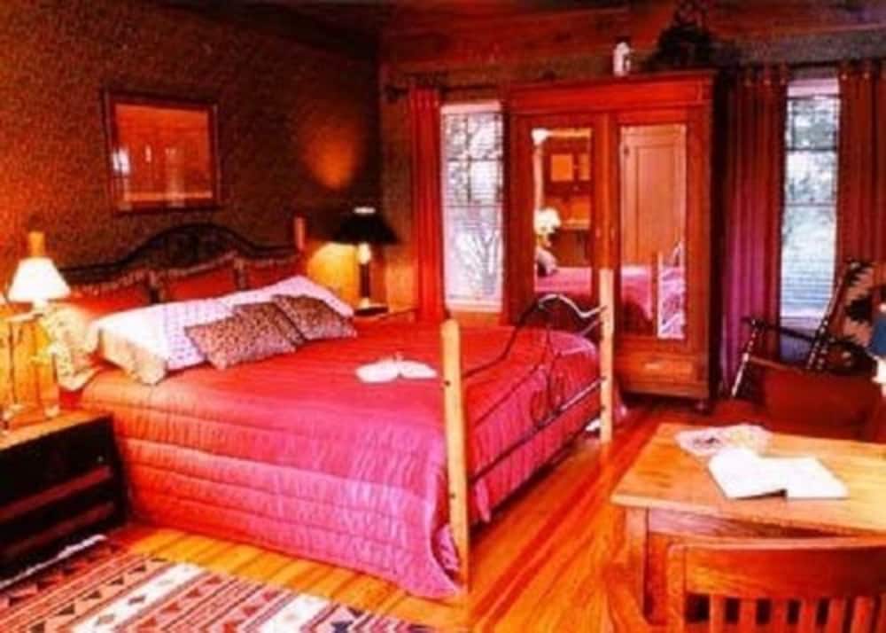 Far View - A Bed & Breakfast Estate 4/50