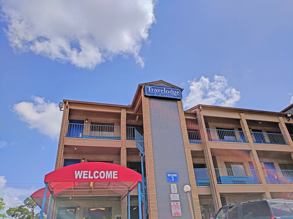 Travelodge by Wyndham Houston Hobby Airport 4/38