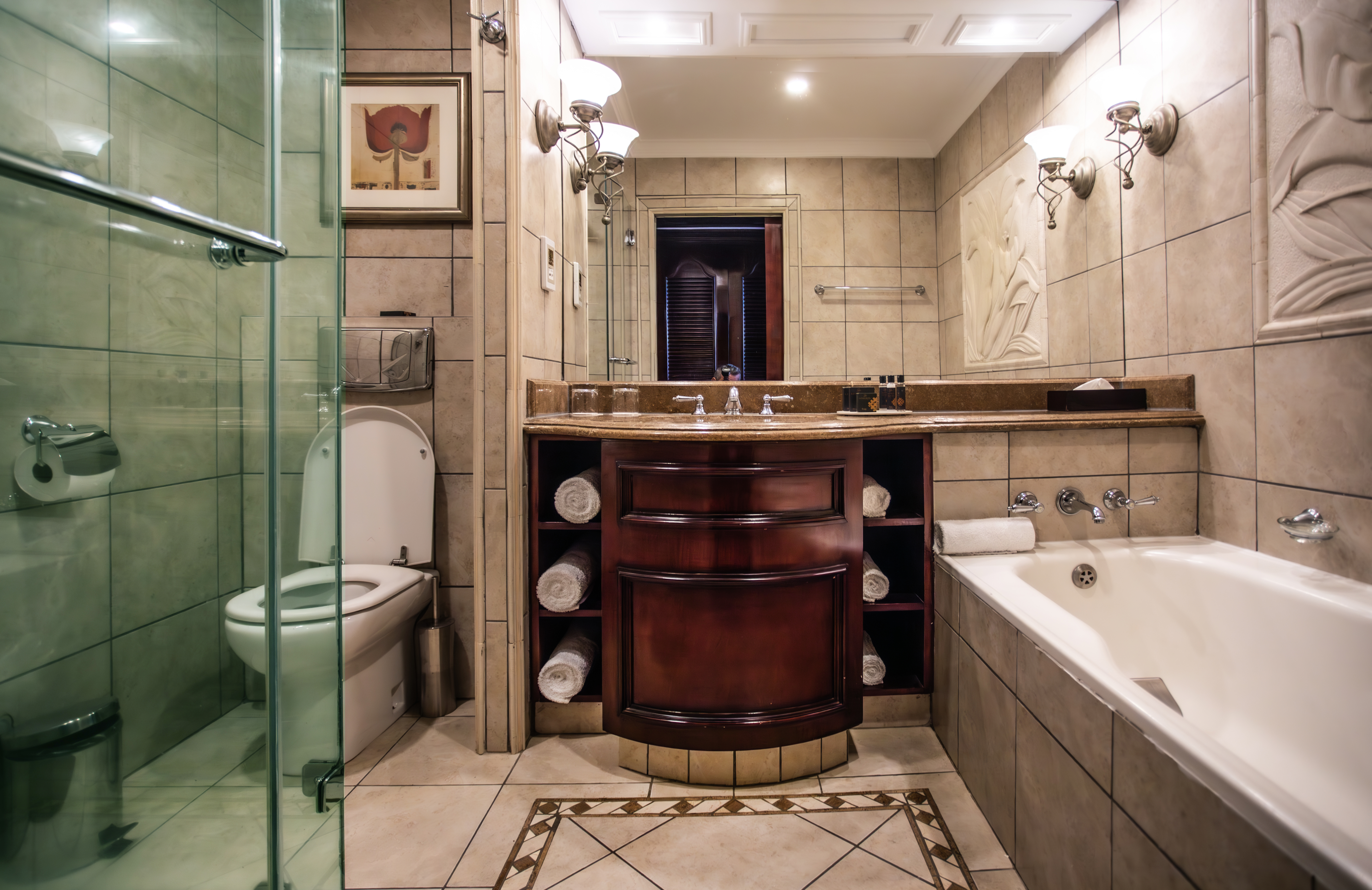 غرفة سوبيريور فاخرة بشرفة، The Cascades Hotel At Sun City Resort 2/2