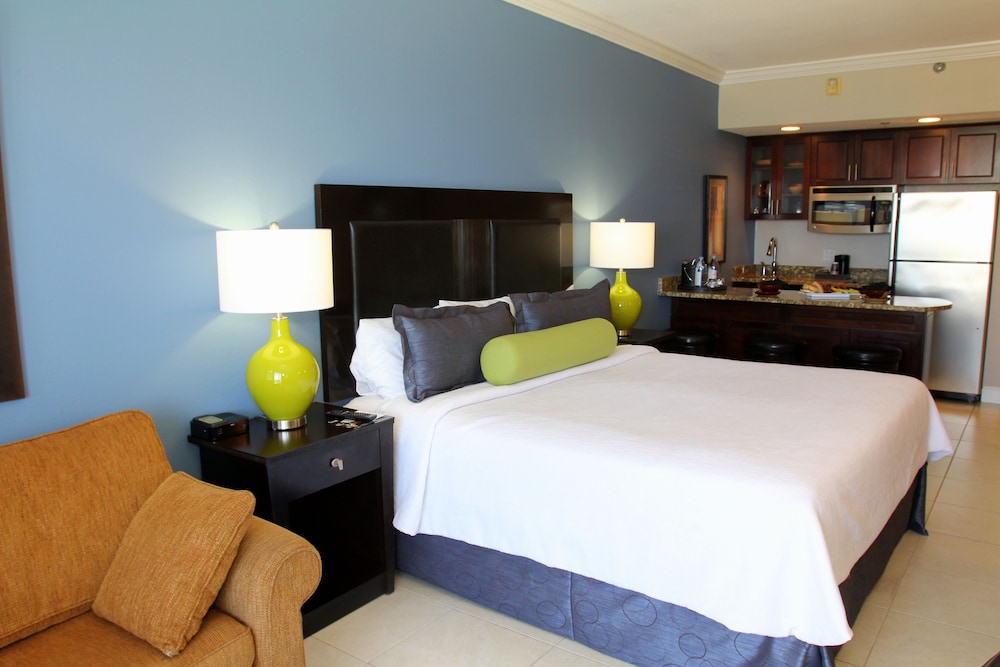 Shephards Beach Resort 24/66