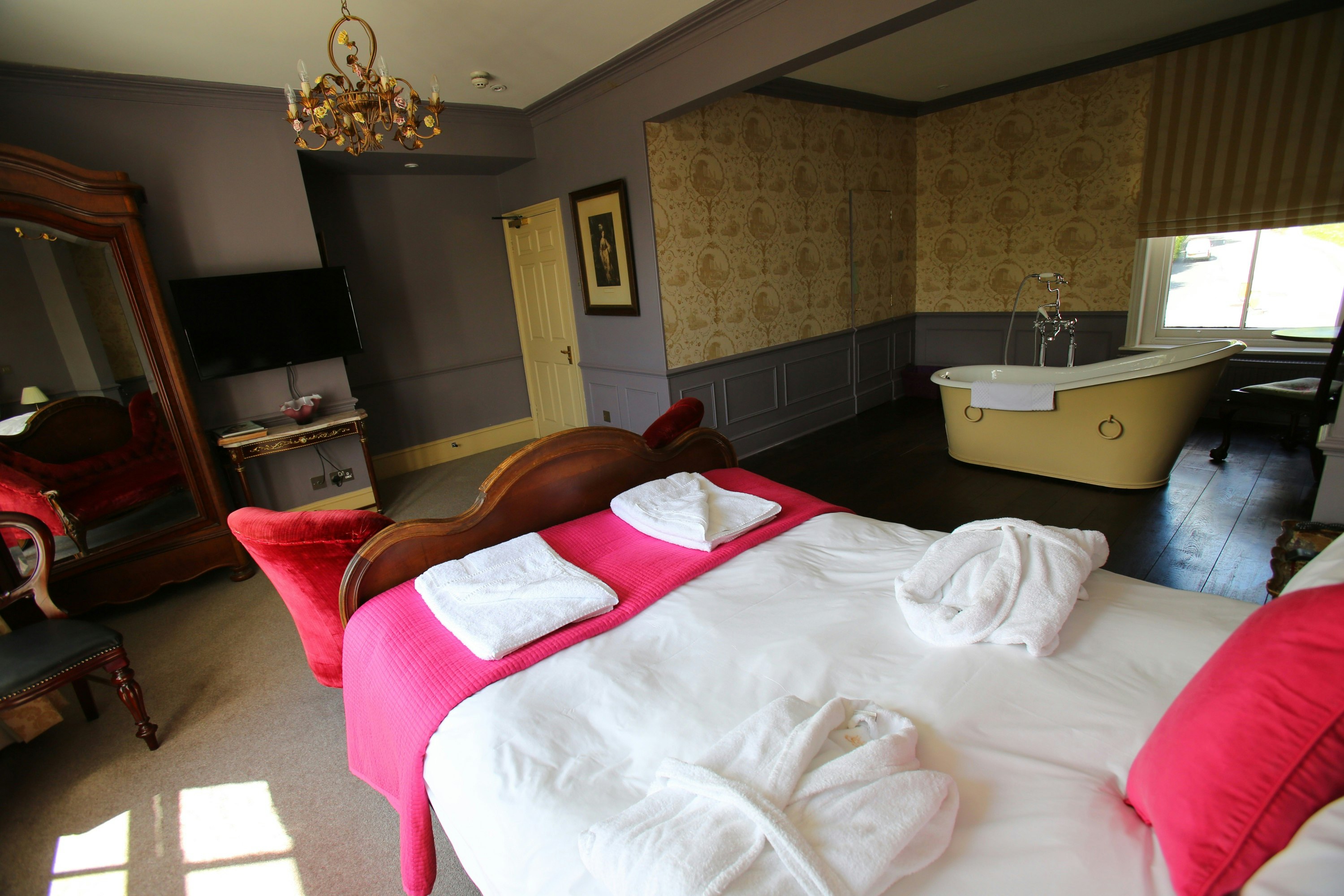 The Tunbridge Wells Hotel 6/24
