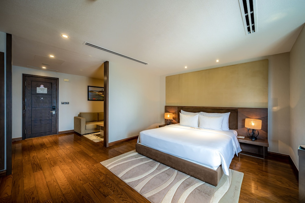 DIAMOND, KING BED