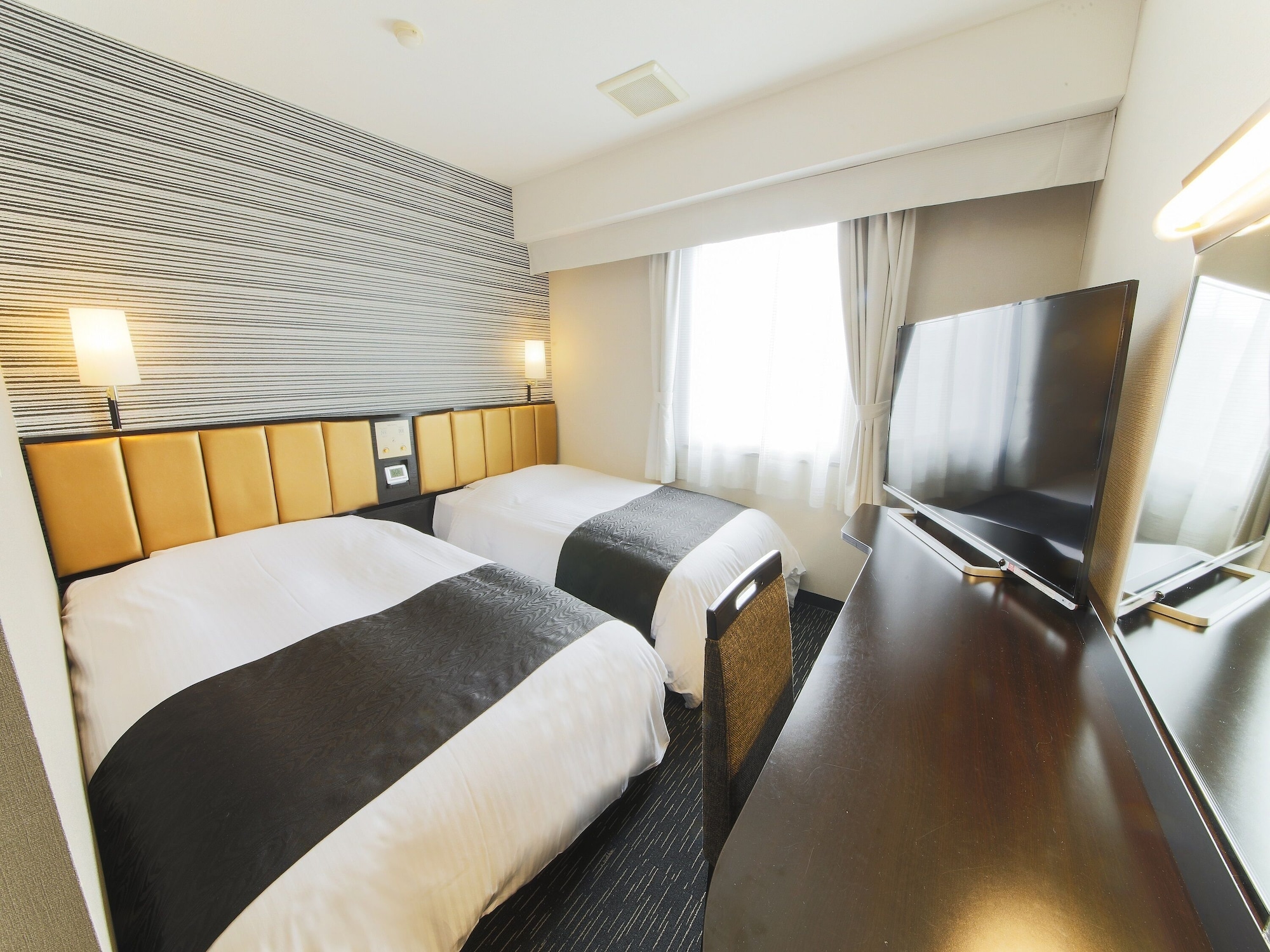 ECONOMY, TWIN BEDS