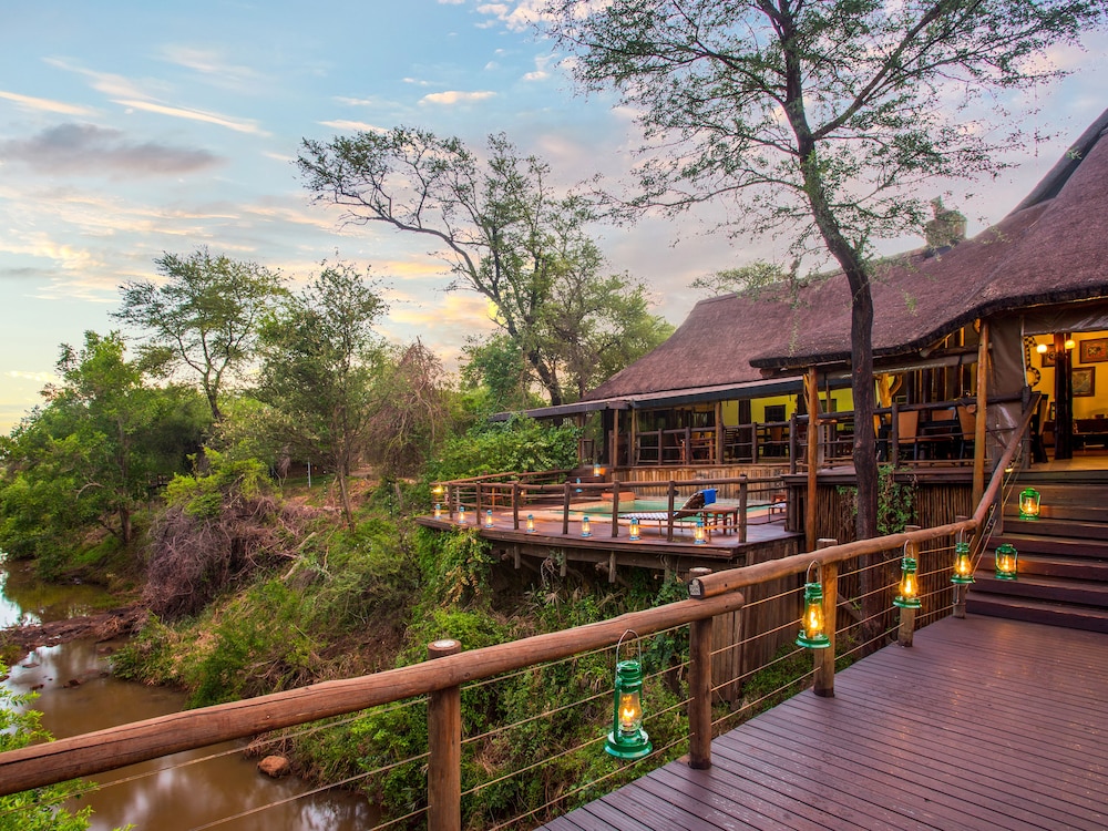 MADIKWE RIVER LODGE 39/42
