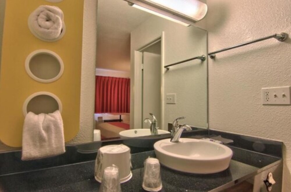 Motel6 Sacramento, CA - North 56/59