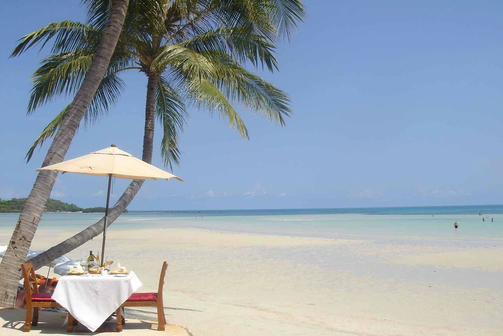 Marina Beach Resort 54/65
