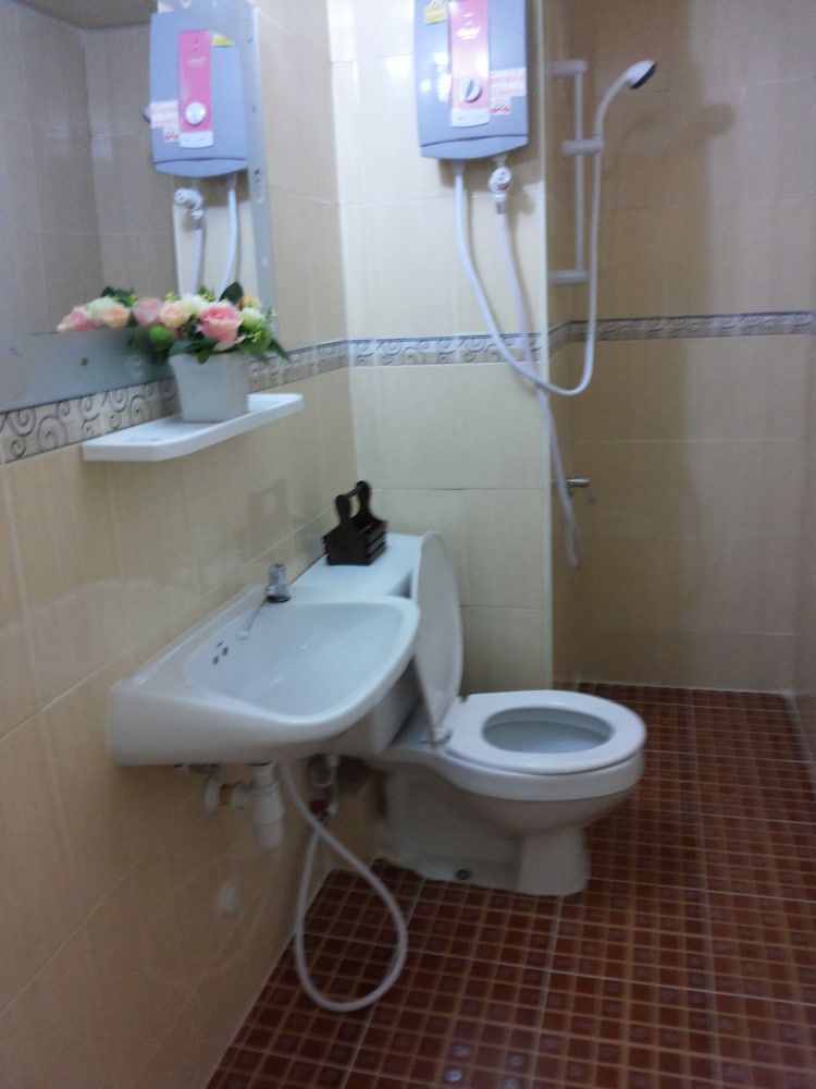 Sk Muangthongthani Apartment 27/48
