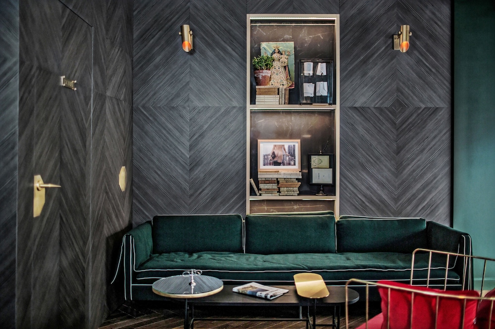 HANDSOME HOTEL BY ELEGANCIA 42/74