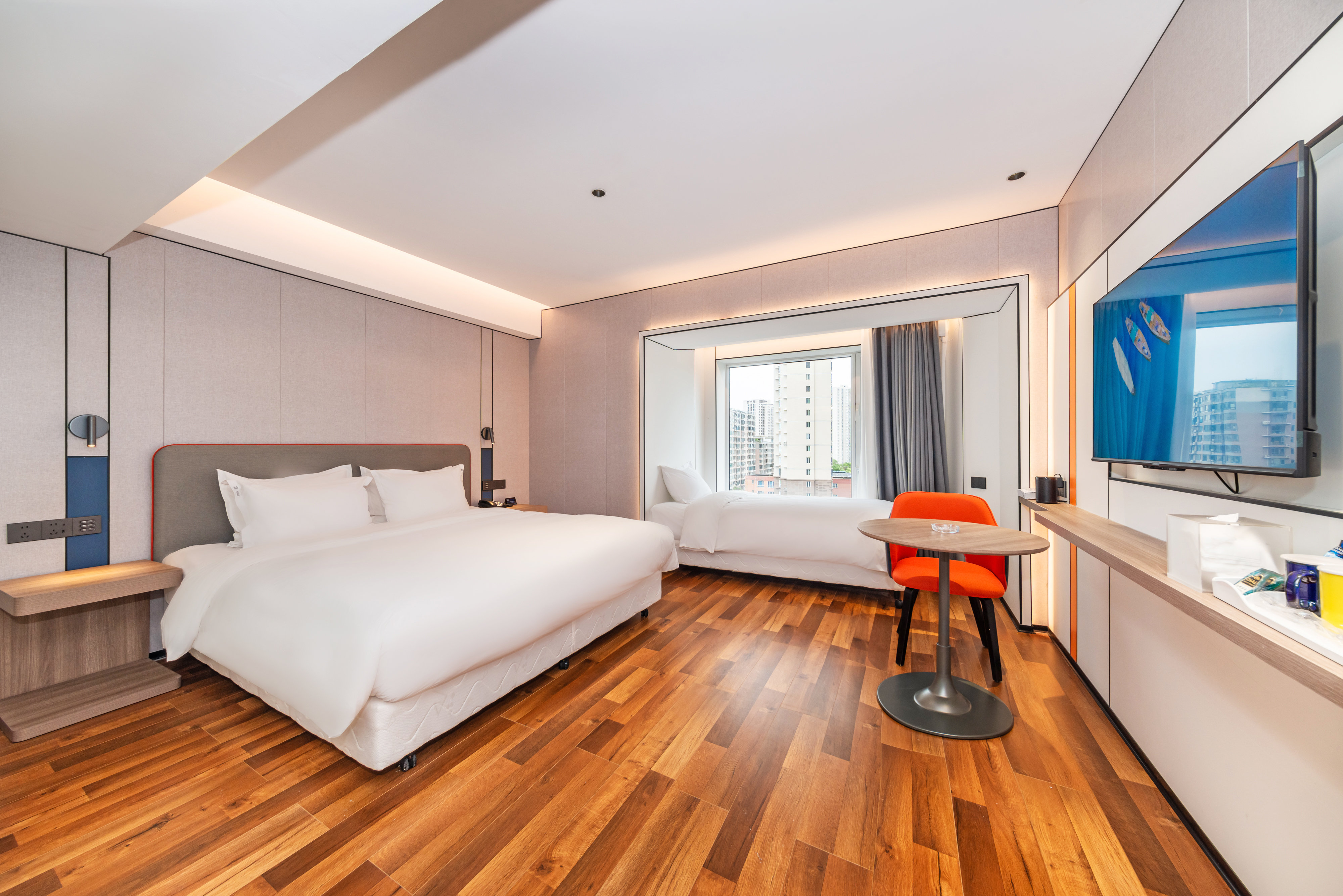 HOLIDAY INN EXPRESS CHENGDE DOWNTOWN 15/86