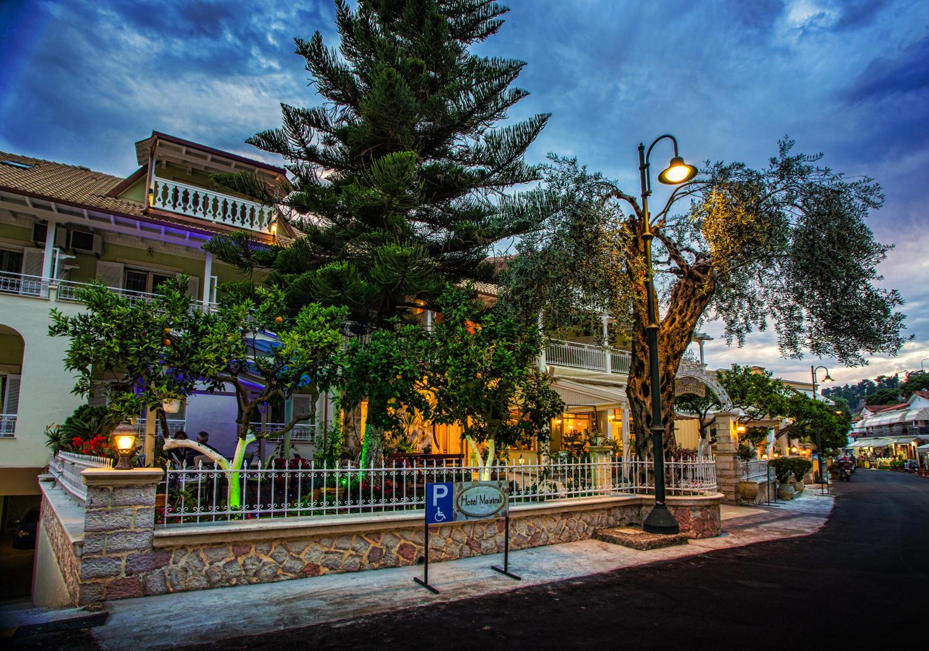 Maistrali Hotel 44/52