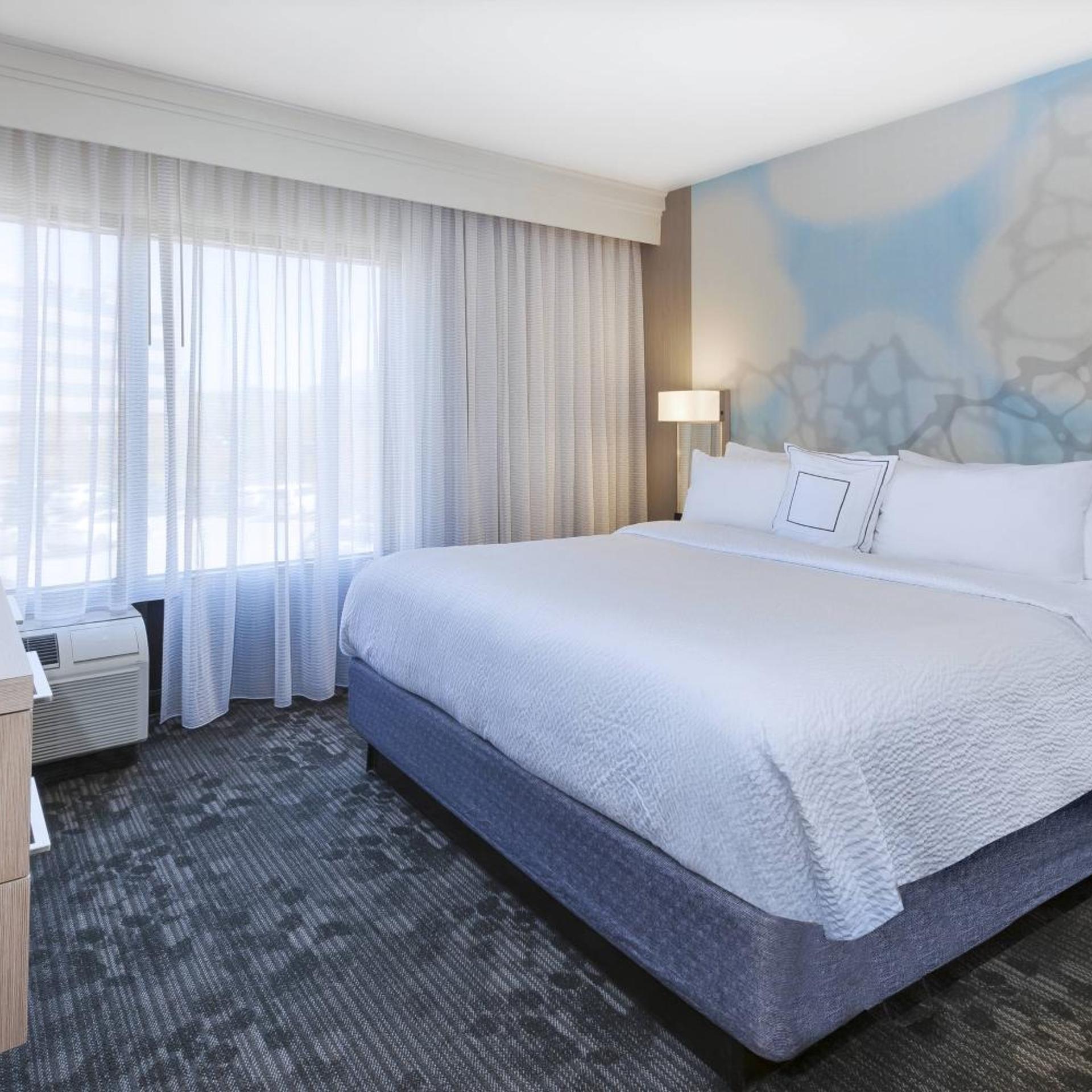 Suite, King Bed, Sofa