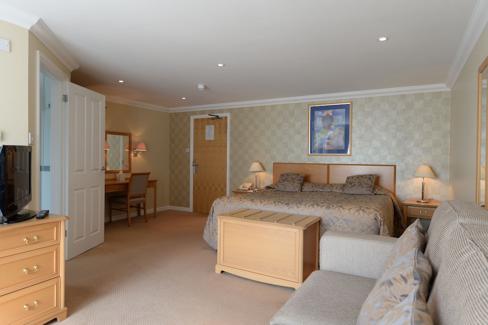 Park Farm Hotel Leisure 67/78