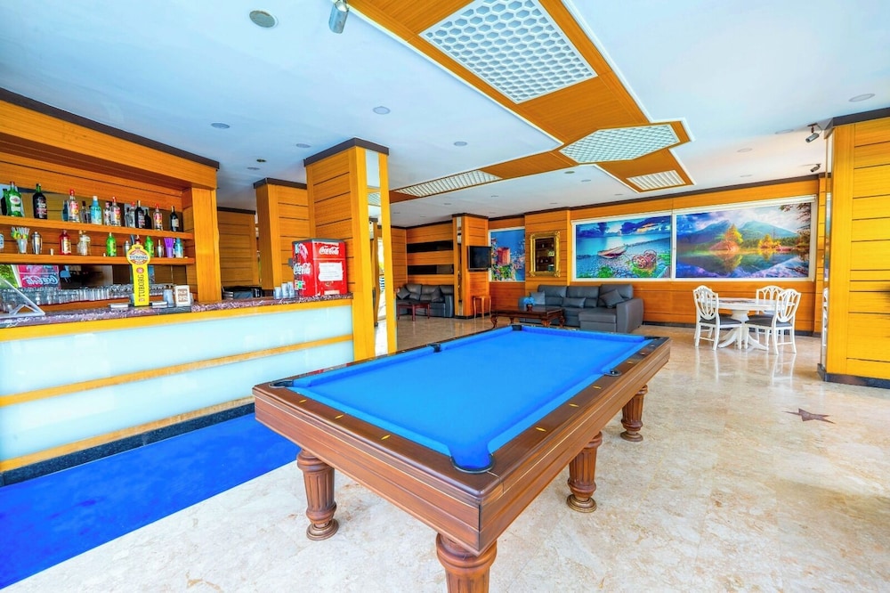 Galaxy Beach Hotel 14/72