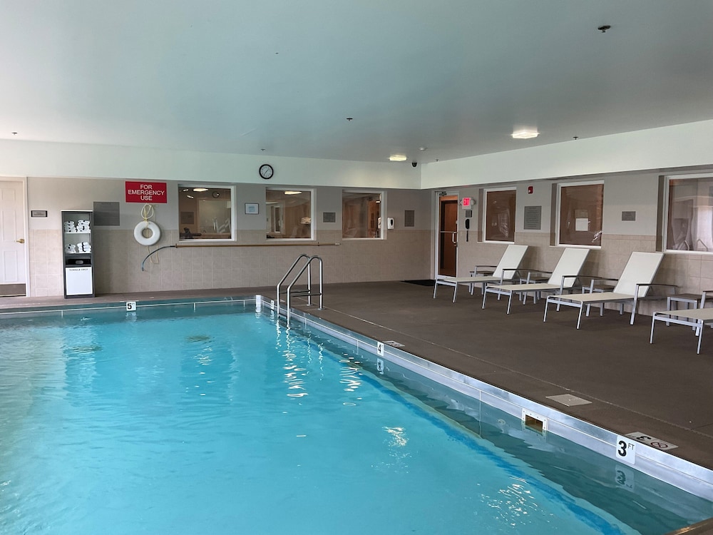 Country Inn & Suites by Radisson, Marion 6/64