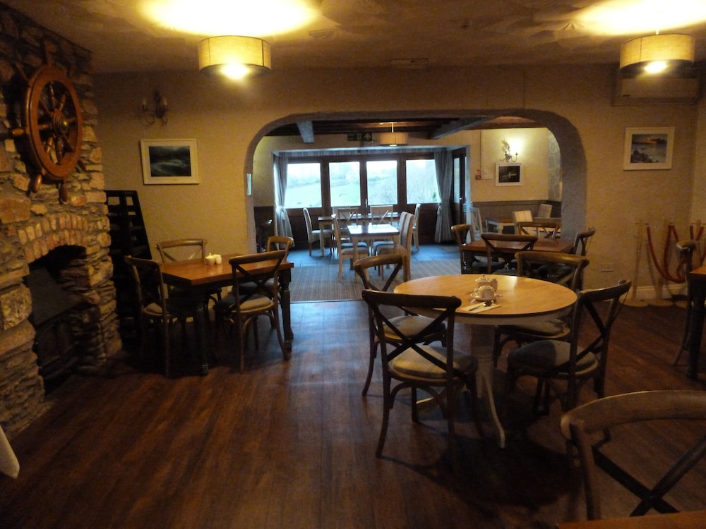 The Liscawn Hotel 44/67