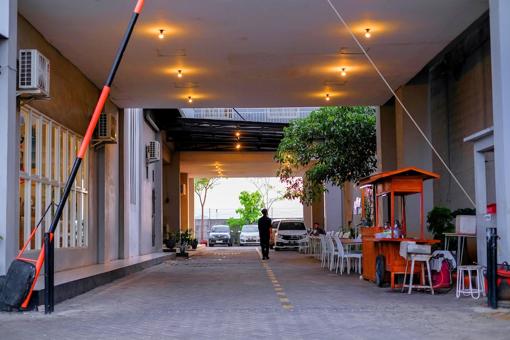 De La Charis Hotel by Waringin Hospitality 49/55
