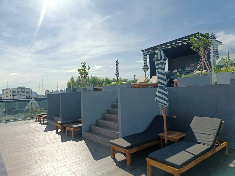 Ayathorn Bangkok Hotel 47/50