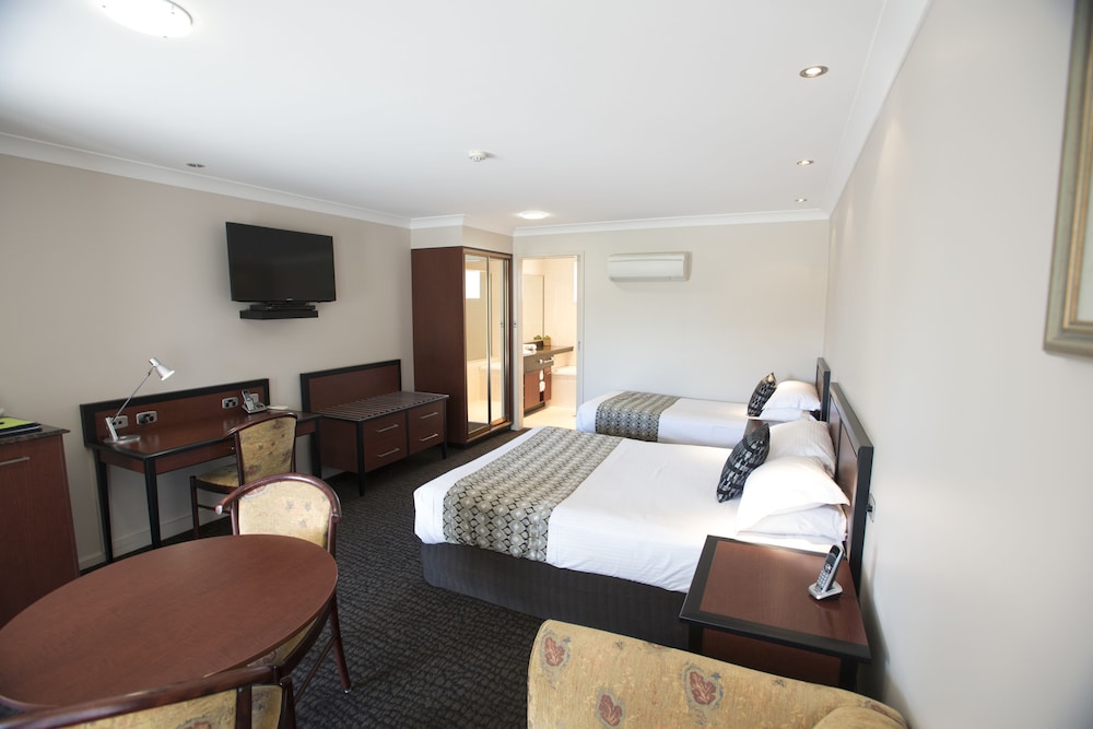 Best Western Plus All Settlers Motor Inn 21/34