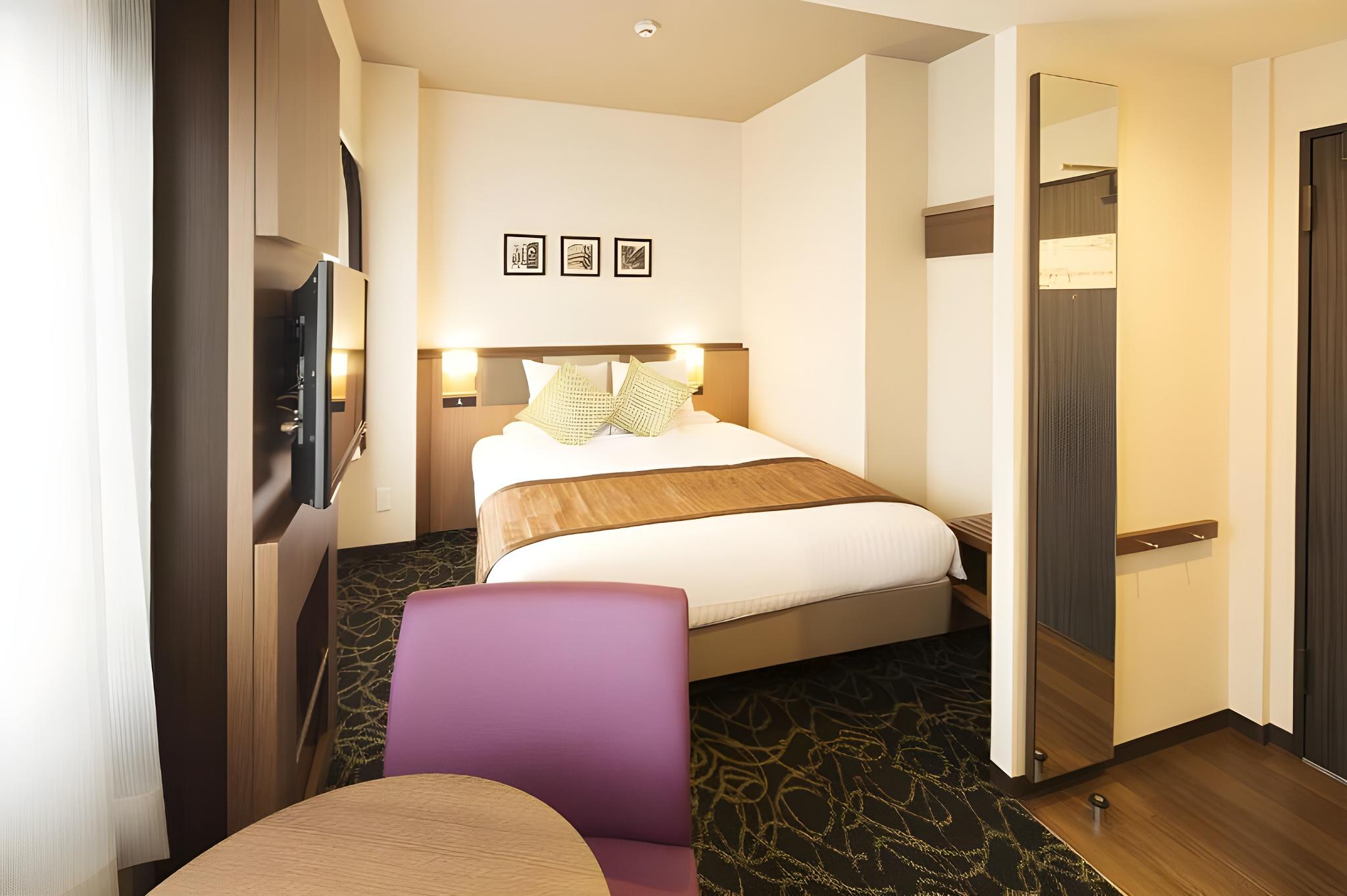 Room, Double or Twin Bed