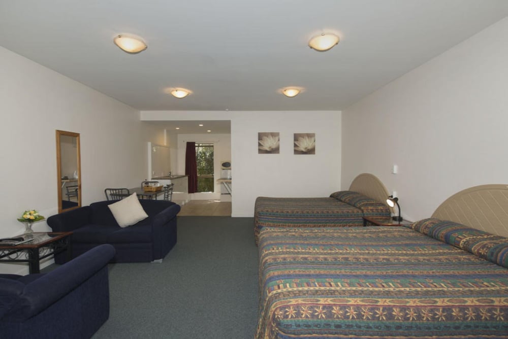 Lake Point Motel 29/37
