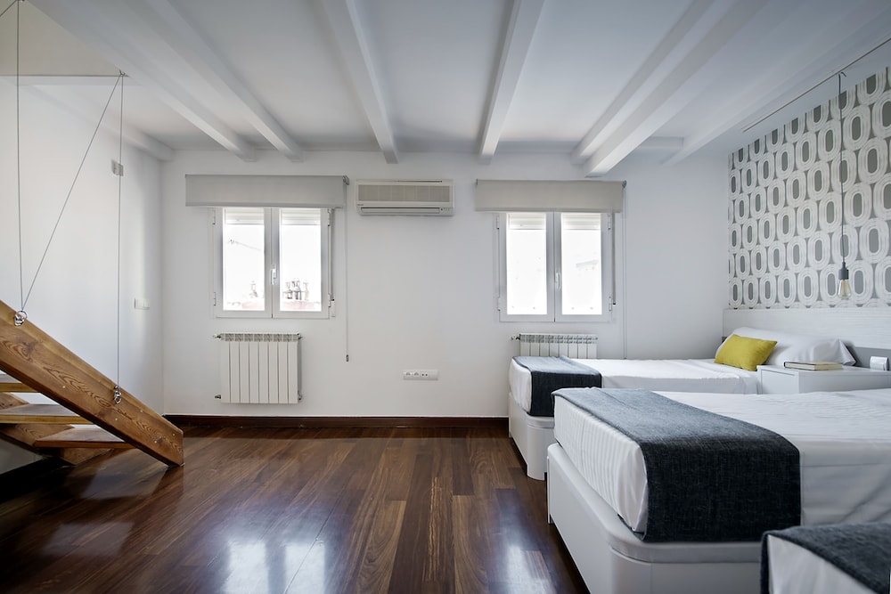 Apartamentos Roisa Centro 36/72