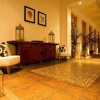 Casablanca Belle Boutique 28/50