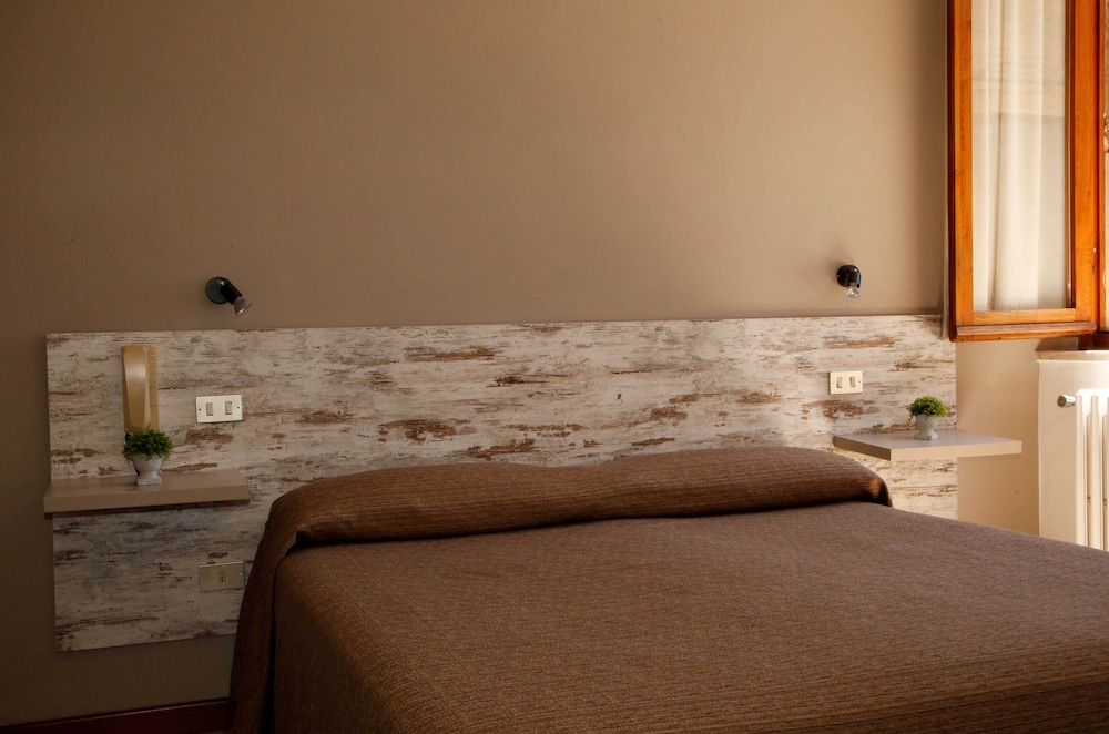 HOTEL MOM ASSISI 34/50