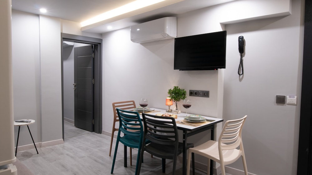 Opera Suites 35/50