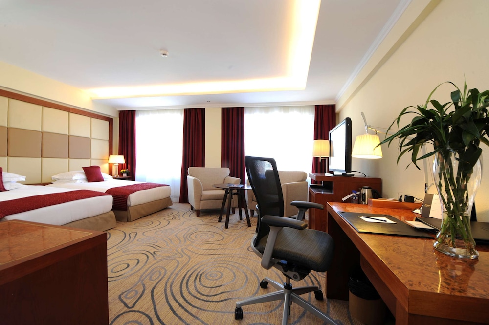 Kempinski Hotel Khan Palace 69/81
