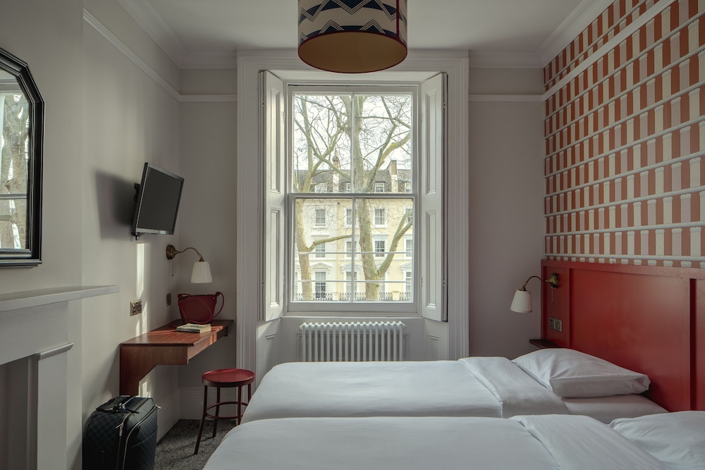 SUPERIOR, TWIN BEDS