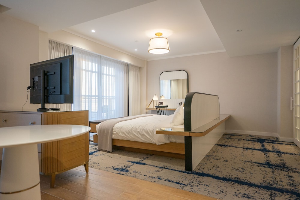 The Brenton Hotel 9/40