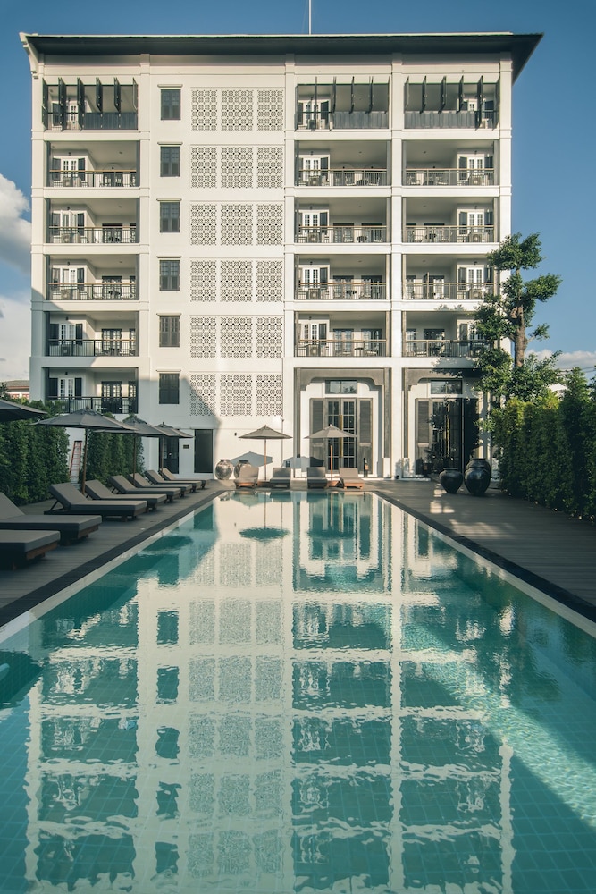 Buri Siri Hotel 10/71
