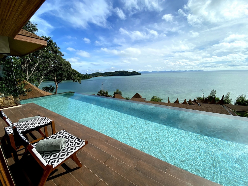 Sinae Phuket Luxury Hotel 1/78
