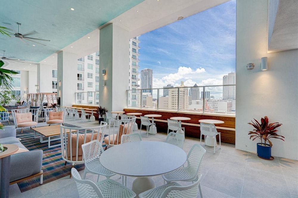 YOTEL Miami, Select by Hilton 49/50