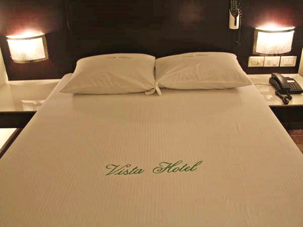 Vista Hotel Cubao 14/26