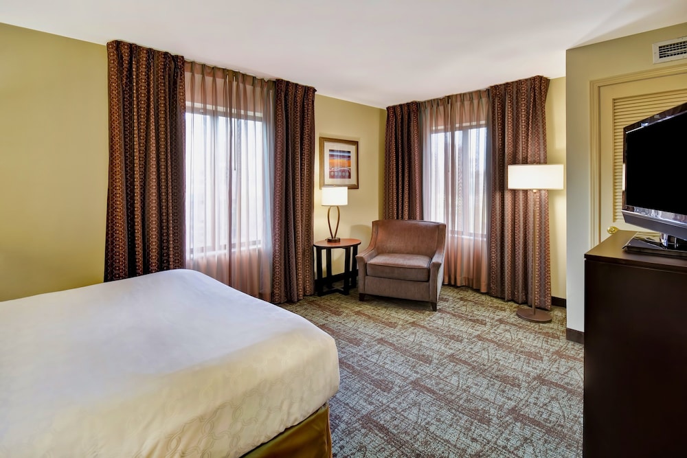 Staybridge Suites Middleton/Madison-West 12/49