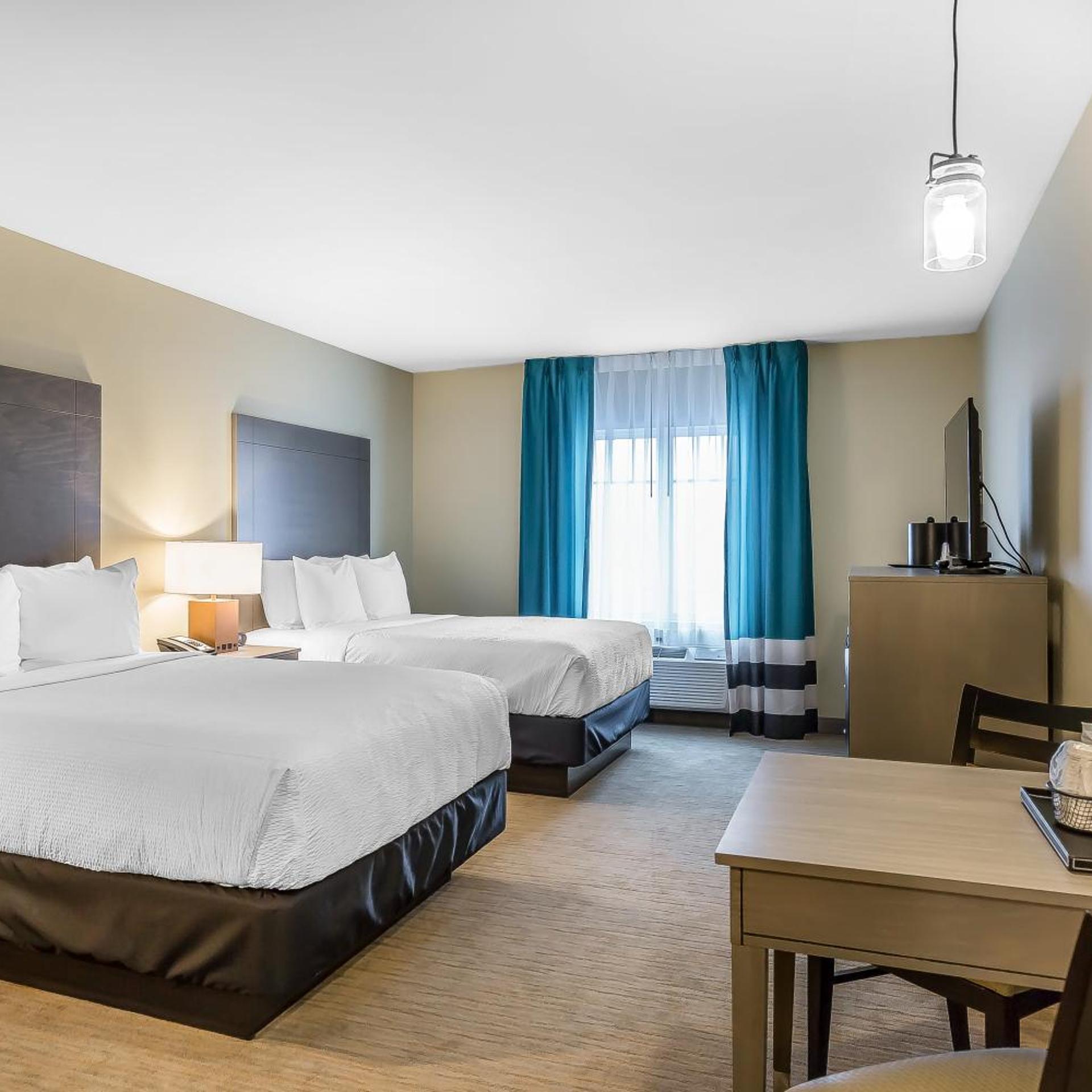 غرفة ديلوكس بسريرين كوين بإطلالة على المرسى، Marina Bay Hotel & Suites, an Ascend Collection Hotel 4/7