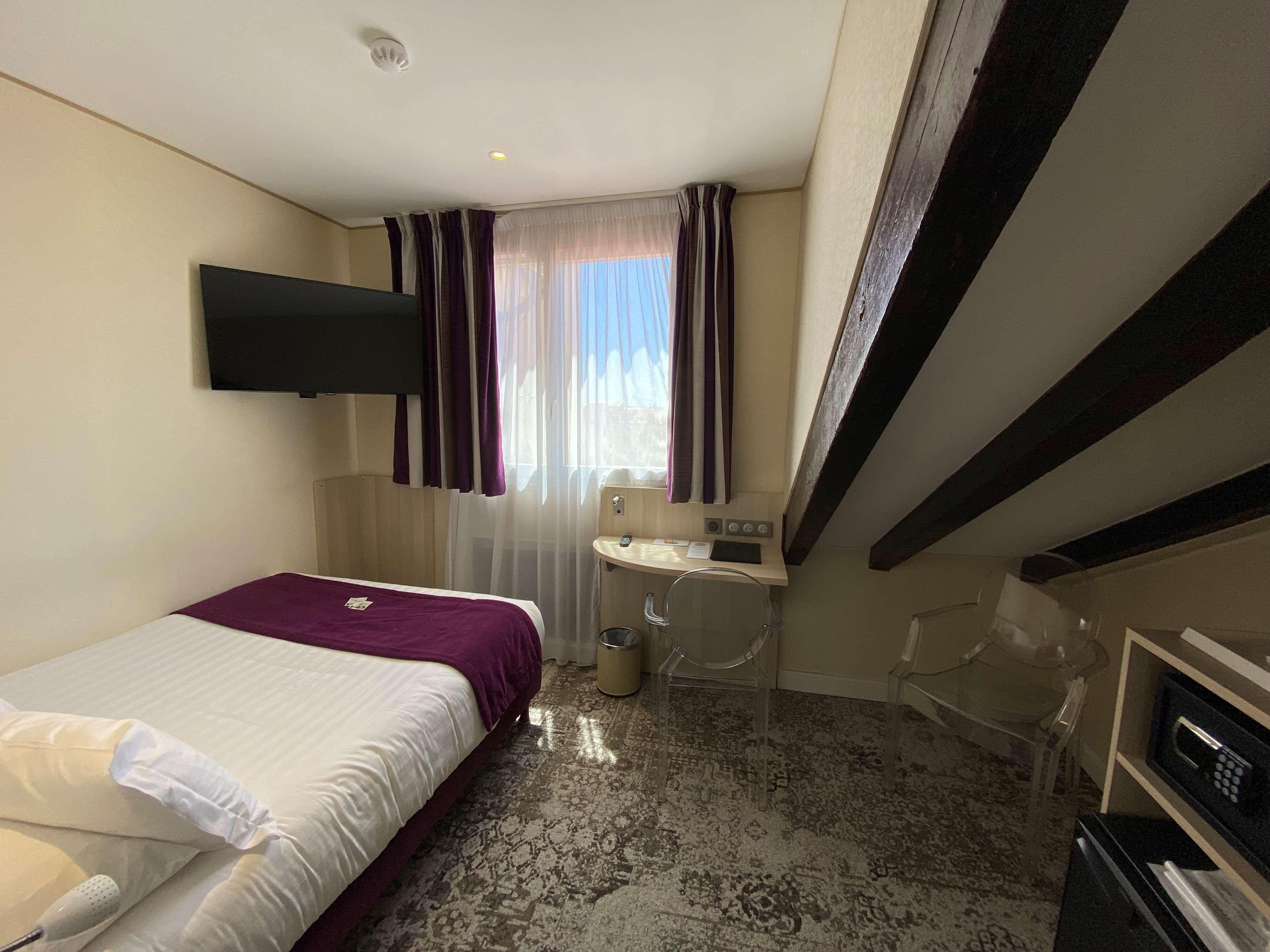 Room, Single